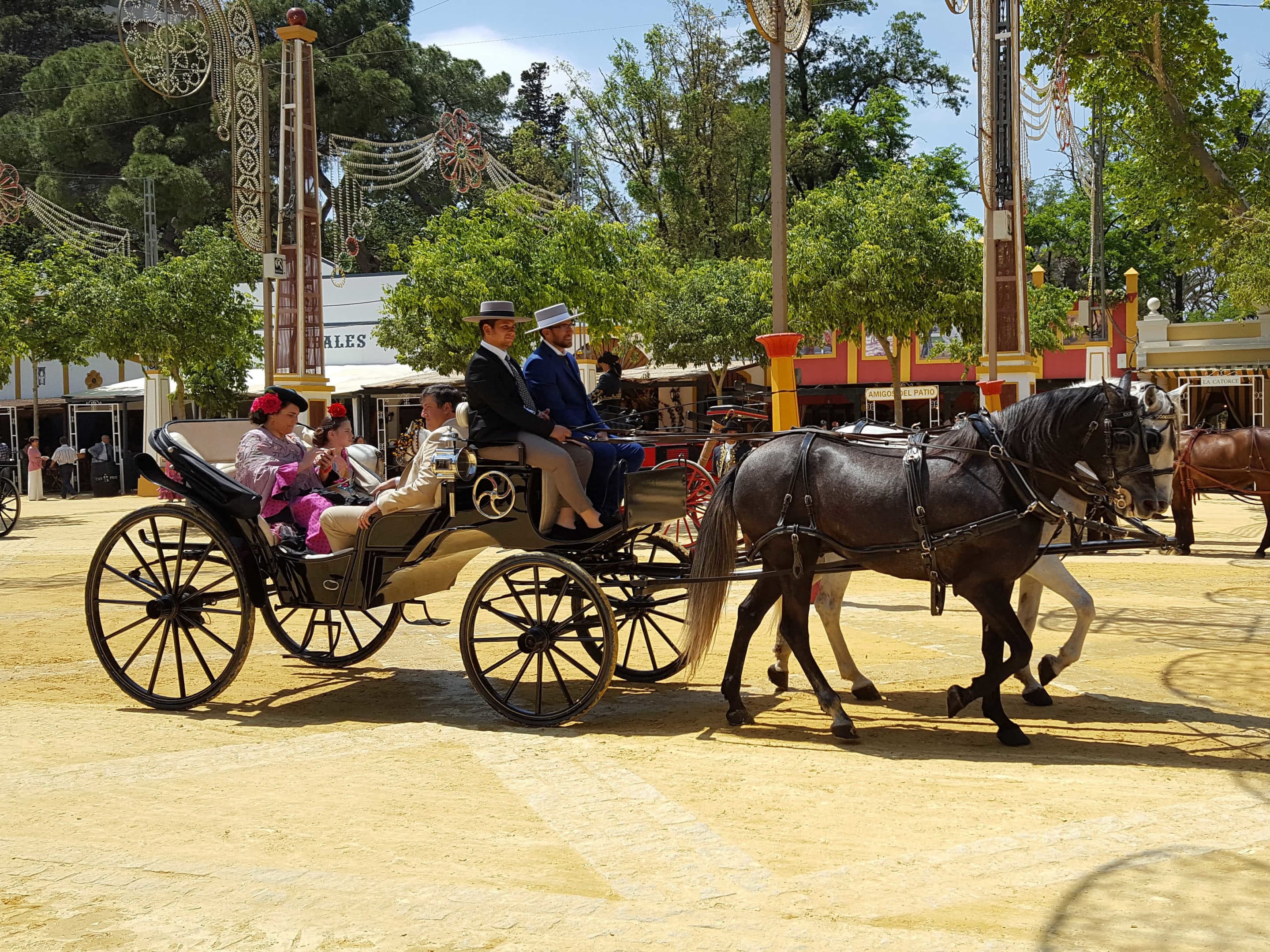 Pferdekutschen Feria de Caballos Jerez 2 2 scaled - Jerez und die Feria del Caballo